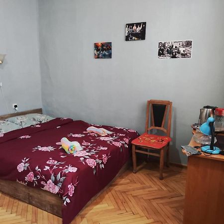 Hostel Jessi On Marjanishvili Тбілісі Екстер'єр фото
