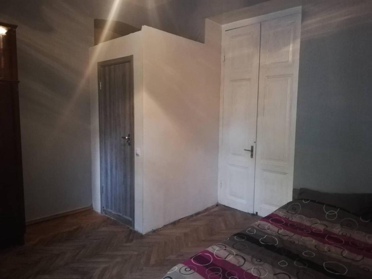Hostel On Marjanishvili Тбілісі Екстер'єр фото