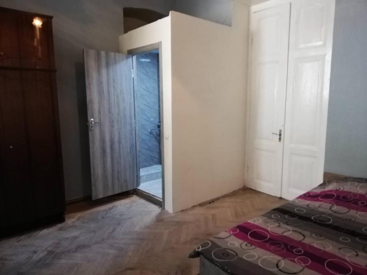 Hostel On Marjanishvili Тбілісі Екстер'єр фото