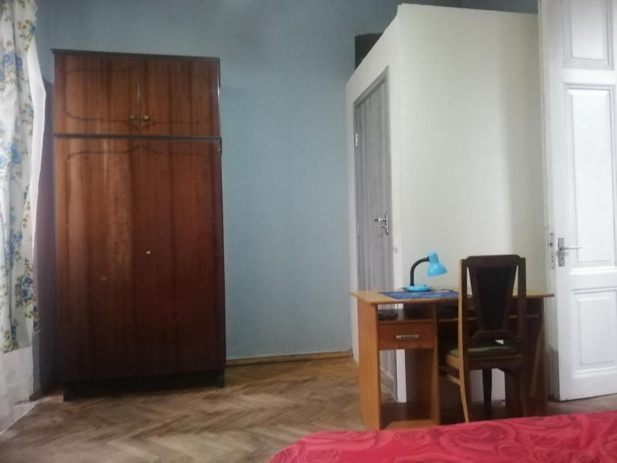 Hostel On Marjanishvili Тбілісі Екстер'єр фото