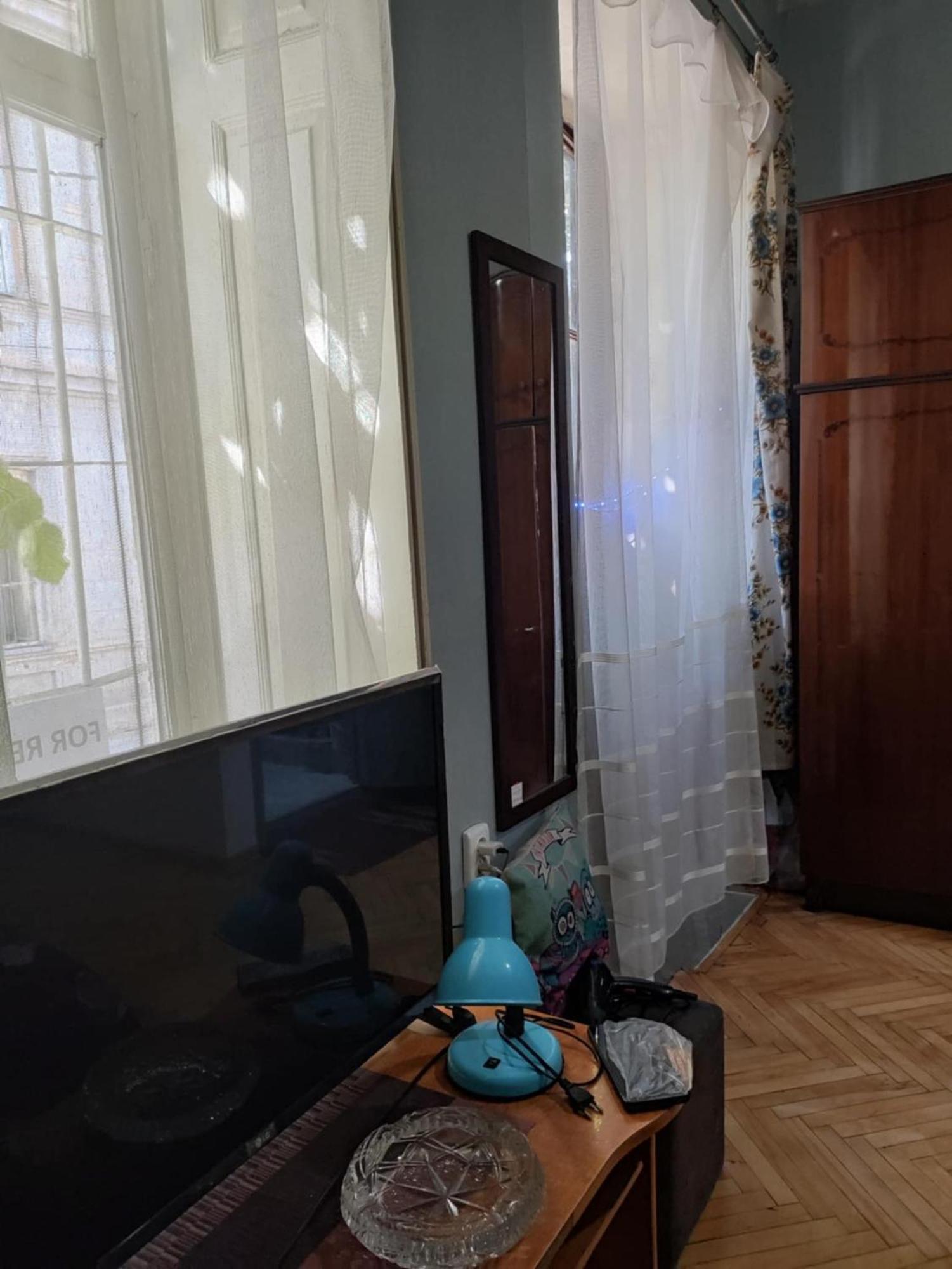 Hostel Jessi On Marjanishvili Тбілісі Екстер'єр фото